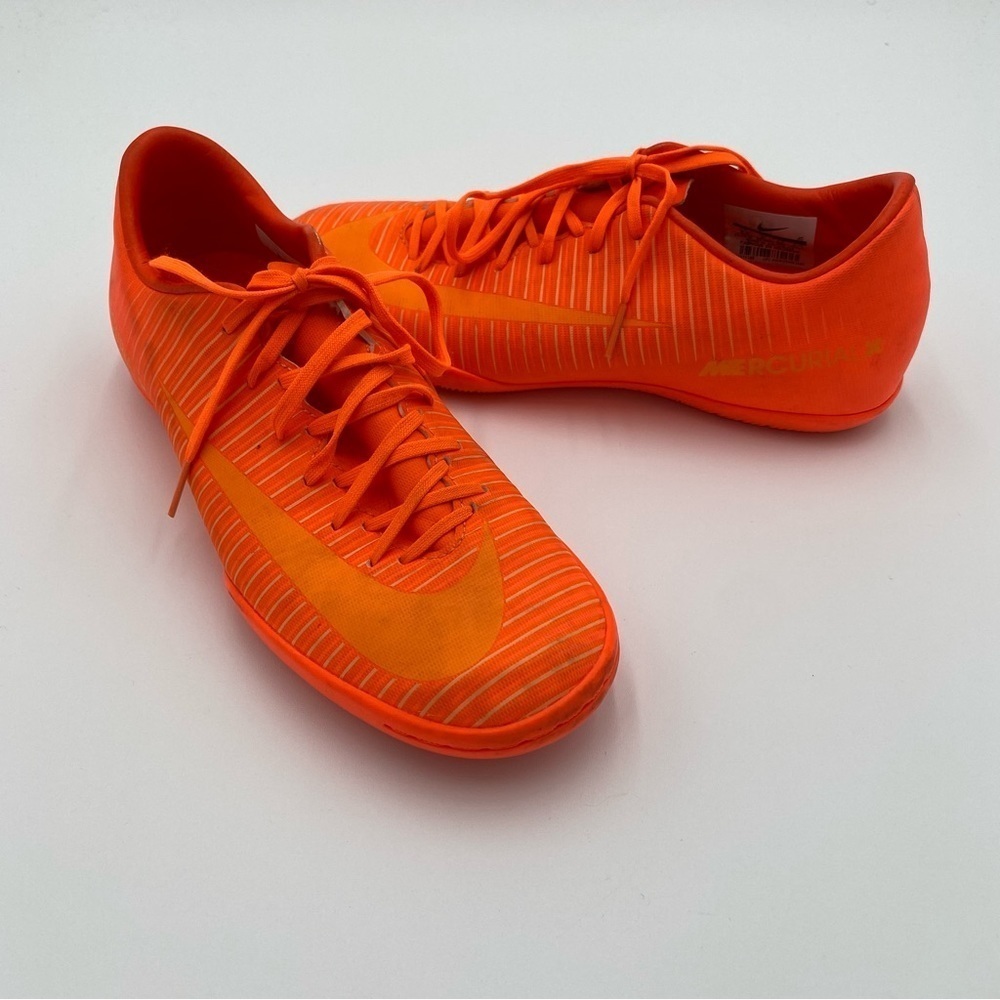 Nike Men's Mercurial Victory Full Lace Up Indoor Soccer Shoes Neon‎ Orange 6.5